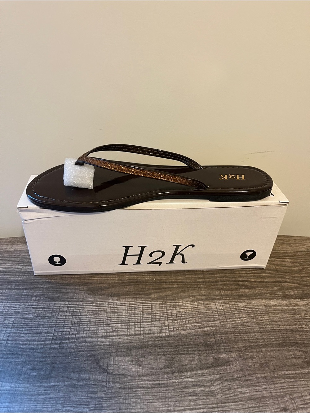 H2K Sassy Brown Glitter Thong Flip Flop Sandals Women’s Multiple Sizes 7-11 NIB